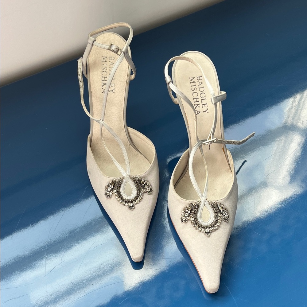 Badgley Mischka Grey Embellished high heel shoes size 38.5